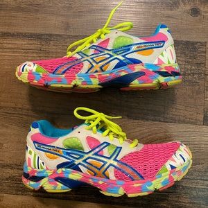 ASICS Women’s Gel Noosa Tri 7 Glow Shoes Size 8